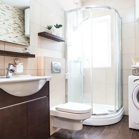 Daire Spacious Near The Old Town *