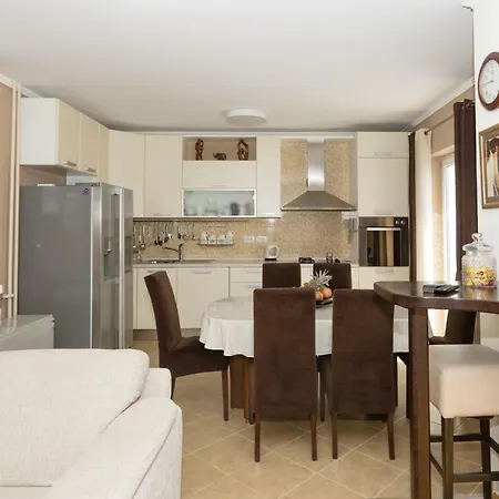 Spacious Near The Old Town *