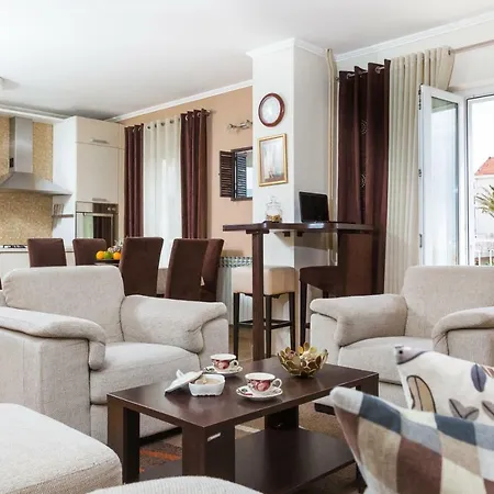 Spacious Near The Old Town