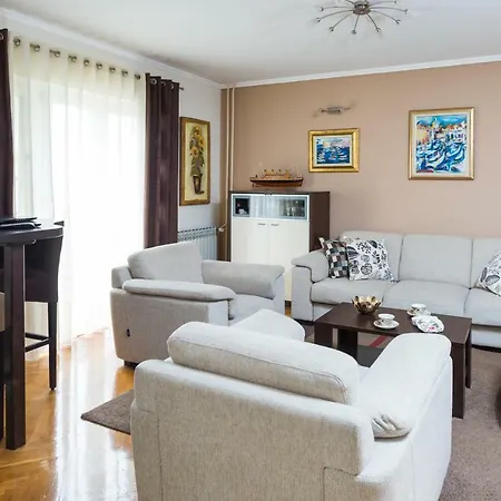 Apartamento Spacious Near The Old Town *