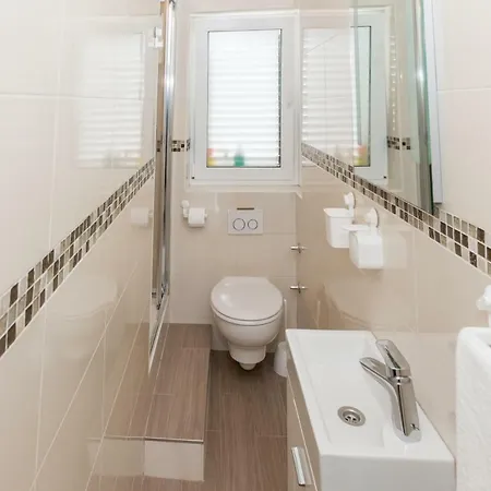 아파트 Spacious Near The Old Town