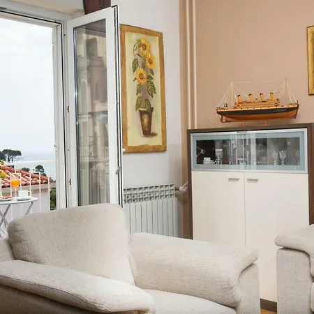 Spacious Near The Old Town *