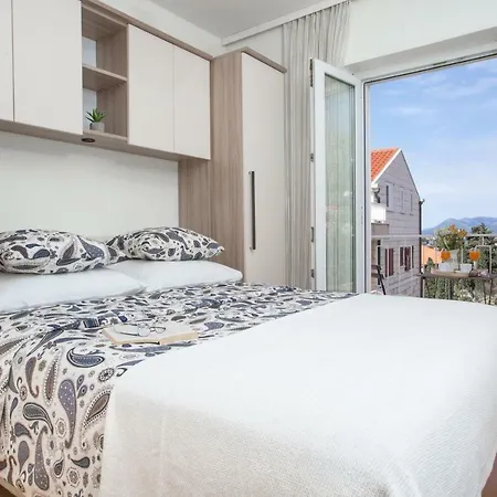 Spacious Near The Old Town *