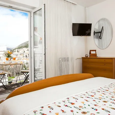 Spacious Near The Old Town Apartamento