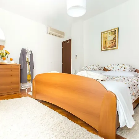 Spacious Near The Old Town *