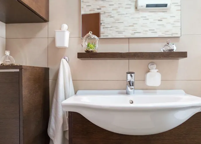 Spacious Near The Old Town Apartmán