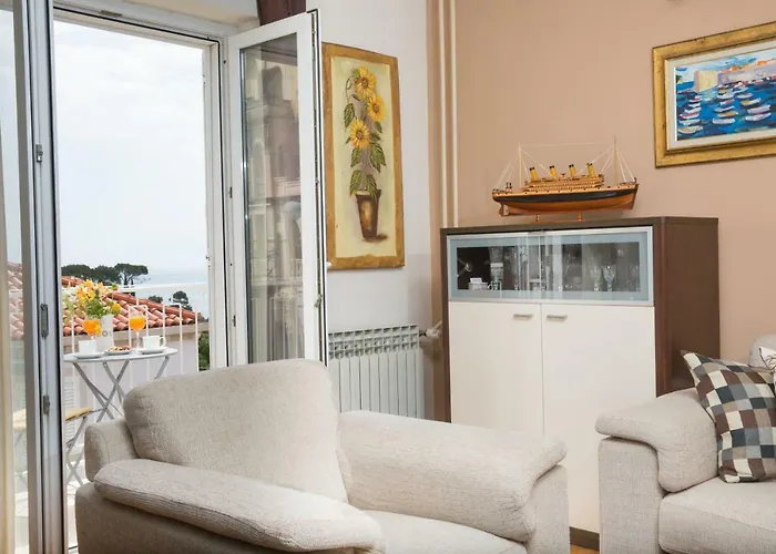 Spacious Near The Old Town *