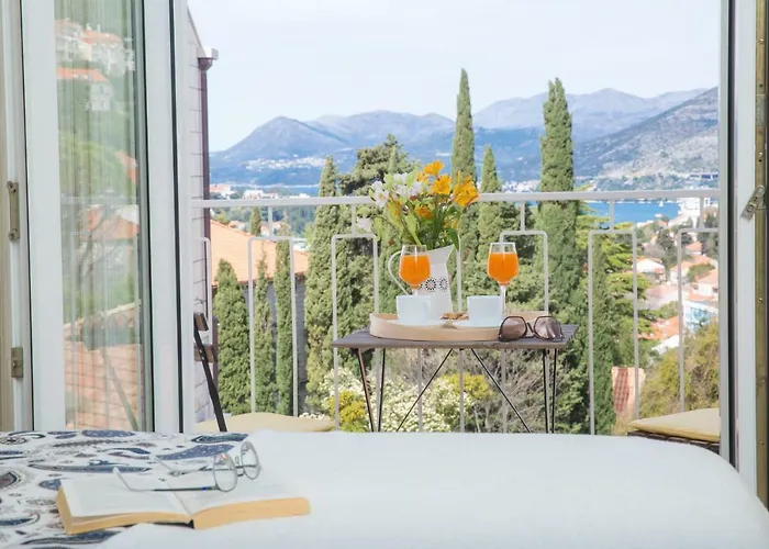 Spacious Near The Old Town *