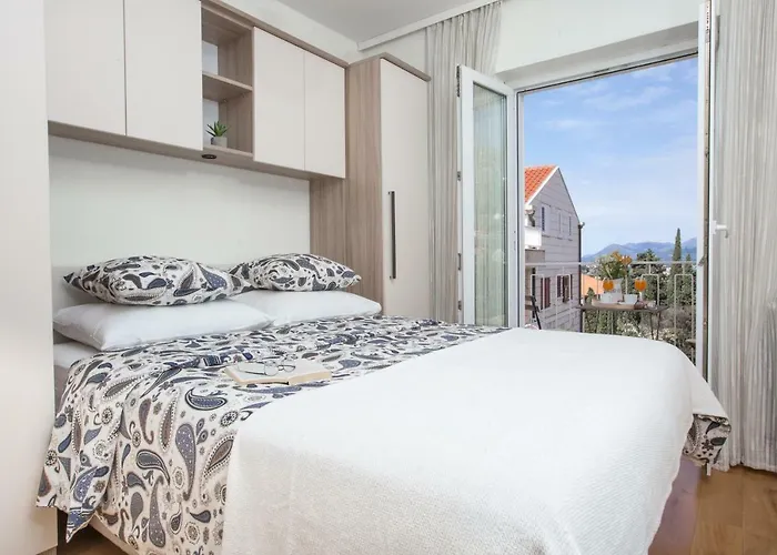 Spacious Near The Old Town *