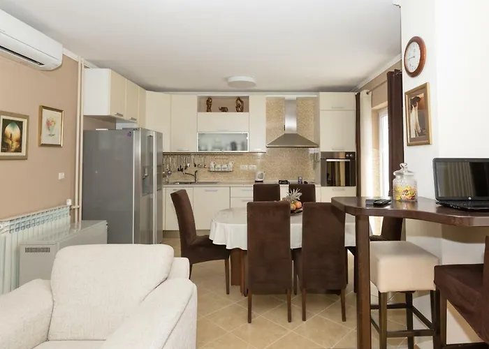 Spacious Near The Old Town *