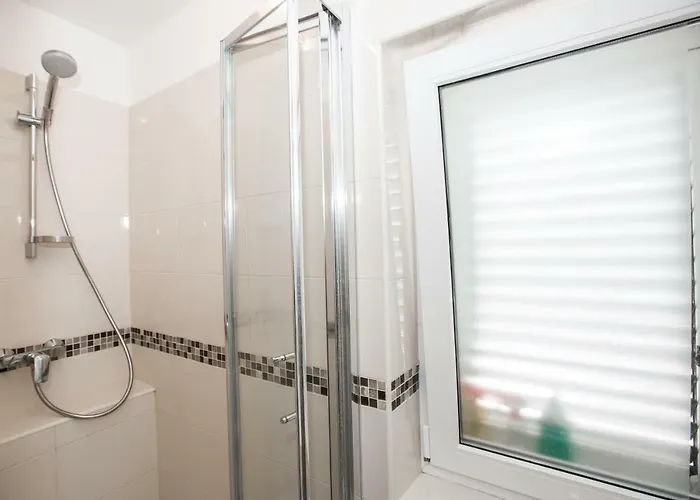 아파트 Spacious Near The Old Town *