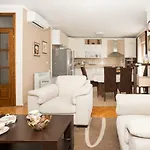 Spacious Near The Old Town Apartment Dubrovnik